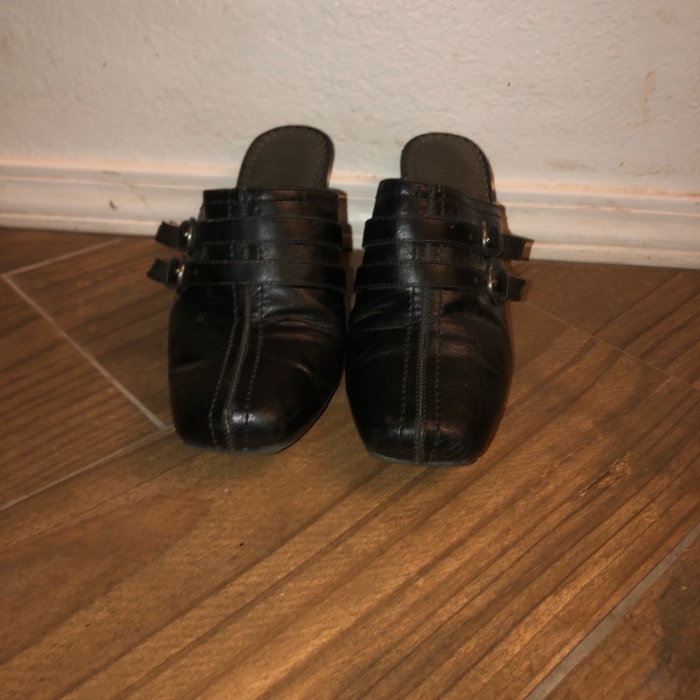 High heels - Picture 2 of 3